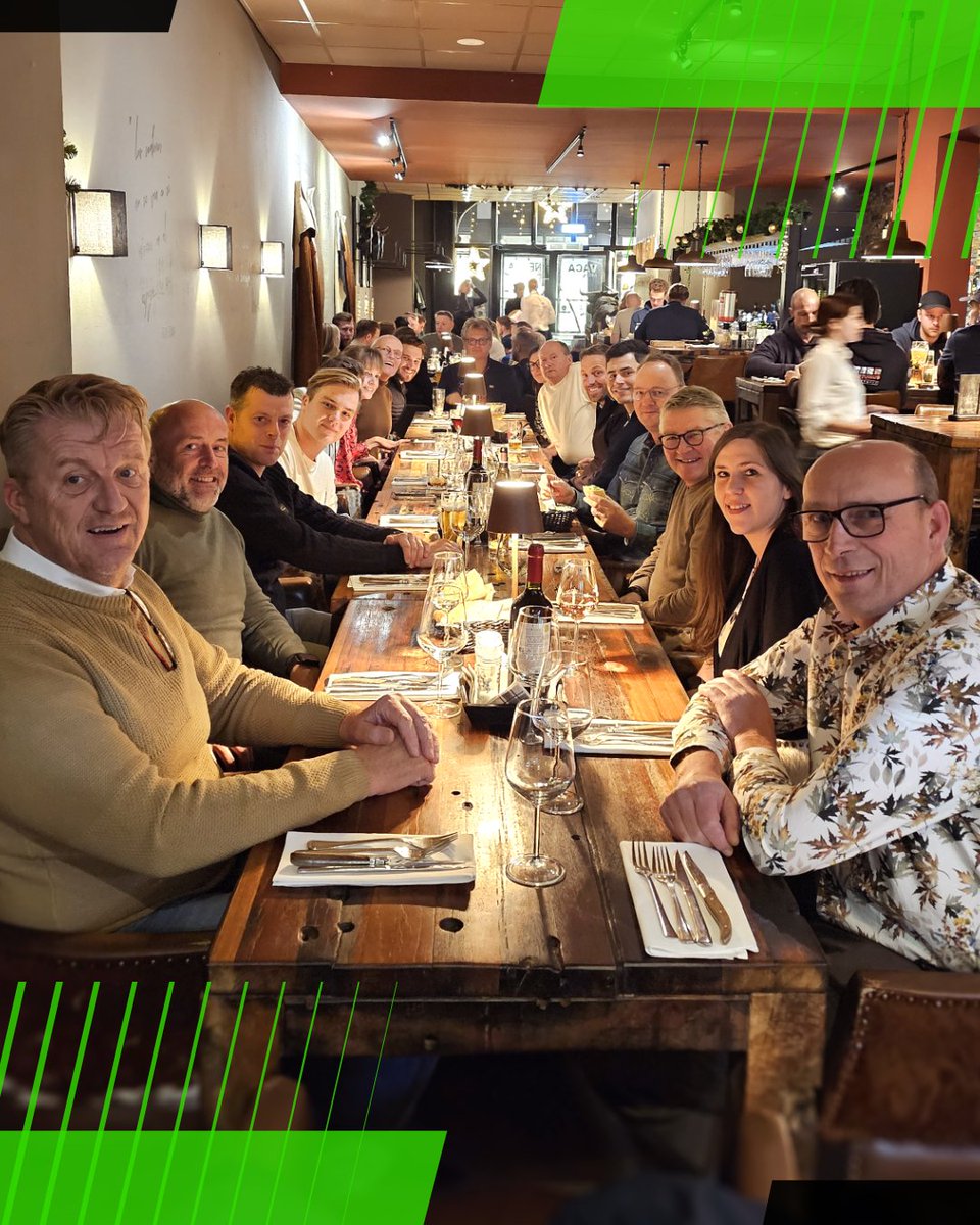 Yesterday we enjoyed a 😃 fantastic evening with the Edel Grass team! Great 🍴 food and even better company! Shoutout to Vaca Negra in Zwolle for treating us with a delicious🎄Christmas meal!

#Team #XmasDinner #VacaNegra #EdelGrass #PlaytheWorld