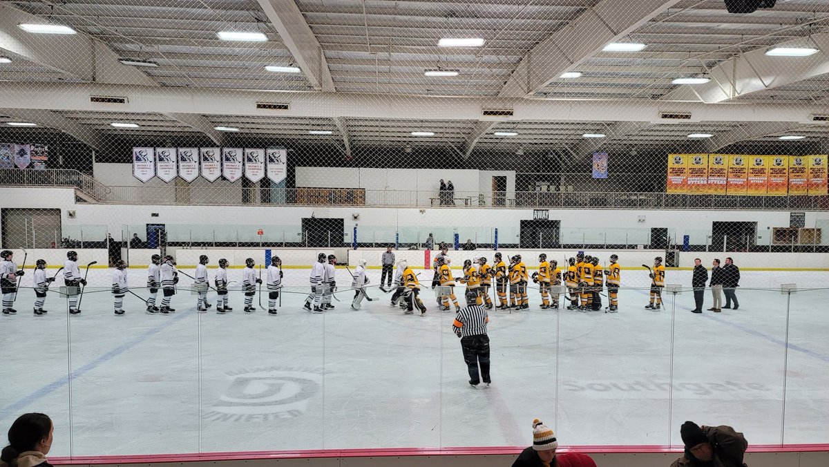 DU got the much needed win last night against <a href="/BFC_Hockey/">Foley United Hockey</a>
Final 7-5
🎩🎩🎩 🍏#14 Petrarca
🚨🍏 #8 Kujawski
🚨🚨 #15 Deckert
🚨🍏🍏🍏#17 Deckert
🍏 #2 Worden
🍏 #9 Vena
🍏🍏 #13 Moul