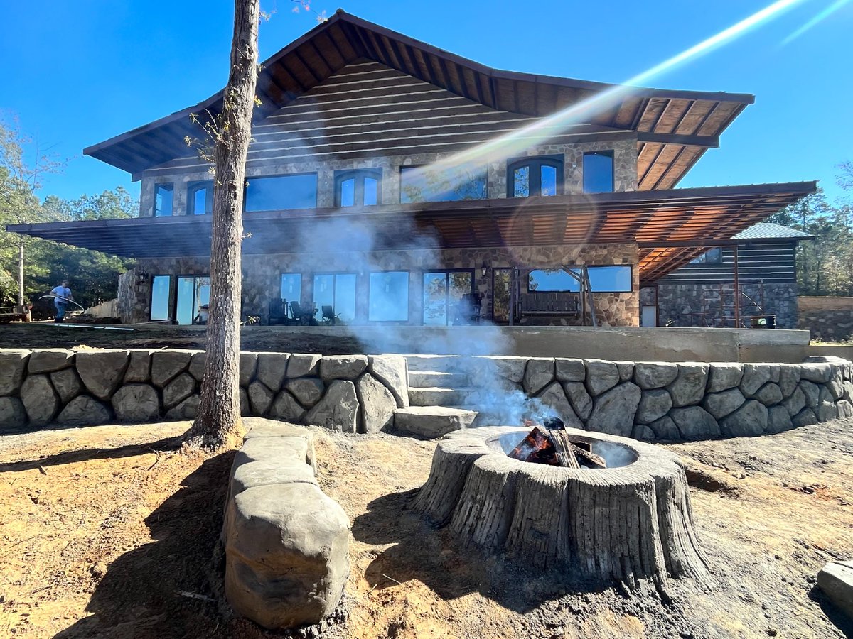JoeSusanYSBH's tweet image. 🔥 Why settle for a boring backyard when you can have a fire pit that's as unique as your quirks? 🌟 Whether you're a gas-guzzler or a wood-loving traditionalist, our custom designs are hotter than your favorite roast! 😏✨ #OutdoorFun #FirePitGoals #HandcraftedMagic