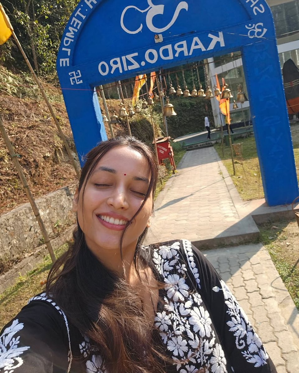 Jonathaopp's tweet photo. Srinidhi Shetty 🖤 https://t.co/cHHduO32g0