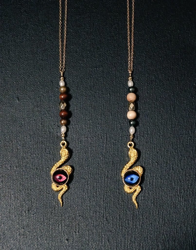 sachiko_rds's tweet photo. 今日の作業！

Venerdi store(@Venerdi_store)さんの来年1月の企画展 #蛇の秘密の館 用の作品を発送しました💮
可愛いからみんな見に来てほしいな
開催は1/3からだよ

あとは明日からの #ひとみるモノ展 のことで頭いっぱいで何も手につかなかった😂
在廊は土、日、月の予定！

今日はここまでー！ https://t.co/rAO3Iih0tA