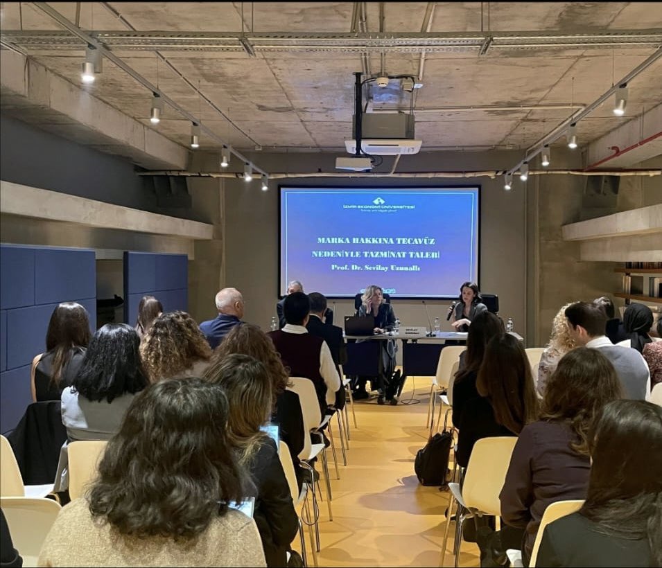 Fakülte Dekanımız Prof. Dr. Sevilay Uzunallı, International Trademark Association (INTA) işbirliğiyle, Moroğlu Arseven Avukat Ortaklığının ev sahipliğinde düzenlenen Yuvarlak Masa Toplantısında "Marka Hakkına Tecavüz Nedeniyle Tazminat Talebi" konulu bir sunum gerçekleştirdi.