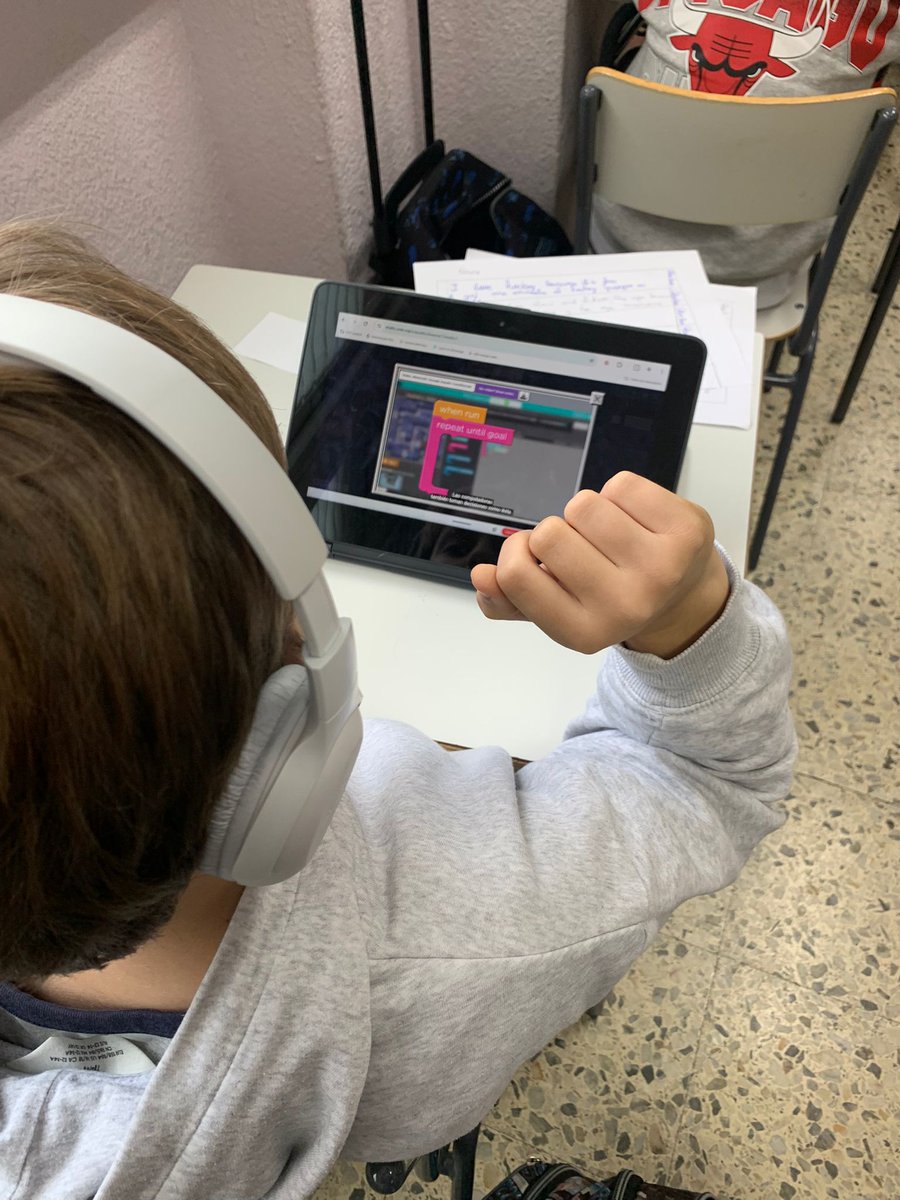 ¡Es la Hora del Código! Nuestros alumnos de 5º han participado hoy en el evento de la Hora del Código. Con Minecraft: Voyage Aquatic han participado de una experiencia de iniciación a la codificación y la informática en un entorno seguro y de apoyo.