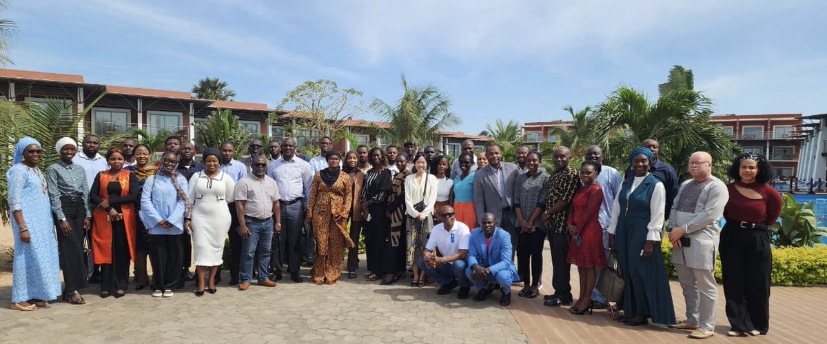 UNDP_TheGambia's tweet photo. .@UNDP 🇬🇲 governance cluster meeting is underway! Productive sessions with implementing partners as we reflect on accomplishments, challenges, &amp; lessons for 2024, while aligning our priorities for 2025. Strengthening collaboration to achieve the national development priorities. https://t.co/W3edPZLfWL