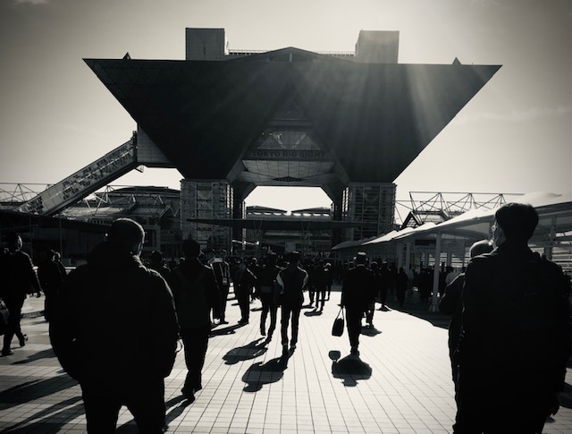 I attended SEMICON JAPAN 2024, a semiconductor industry exhibition at Tokyo Big Sight. Just like last year, it was lively and bustling. This time, I focused on defect inspection solutions and spent the afternoon attending a seminar on inspection  before heading home.