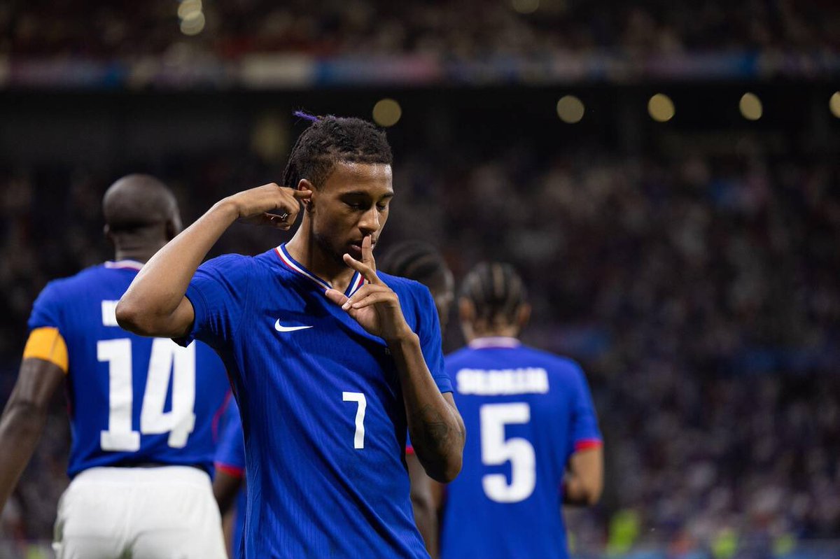 OLISE_FR's tweet photo. Aujourd’hui c’est l’anniversaire du crack, Michael Olise fête ses 23 ans. 🎉💎

𝐉𝐨𝐲𝐞𝐮𝐱 𝐀𝐧𝐧𝐢𝐯𝐞𝐫𝐬𝐚𝐢𝐫𝐞 𝐆𝐎𝐀𝐓. 🎂 https://t.co/GASdFA9Dsd