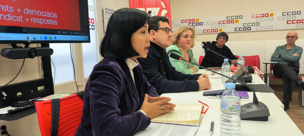 CCOOTarragona's tweet photo. Expliquem la feina feta aquests anys i presentem el projecte de CCOO ens els pròxims 4 anys a #Tarragona.
Participa amb el futur del sindicat!
Necessitem la teva veu per decidir el futur de totes! #OrgullCCOO
#AssembleaCCOO
@CCOO @ccoocatalunya @belelosa @JmRomero73 @mercepuig2 https://t.co/pJZMIBK4KA