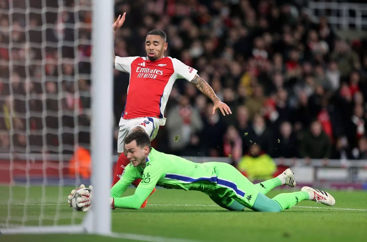 dennis_mayega's tweet photo. Mikel Arteta urged to axe @Arsenal star who struggled during @AS_Monaco win

Guess the player who struggled last night

More of that in #VuvuzelaMuNtabwe with @dennis_mayega on @GalaxyFMUg at 4:50pm.

#KagwirawoUpdates 
#ARSMON https://t.co/gs0w4PBCbs