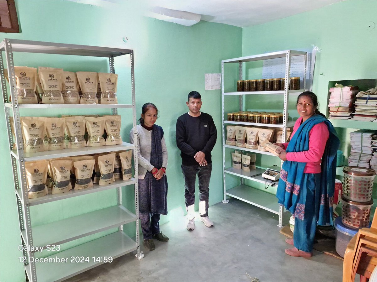 KotRduk's tweet photo. Today at cbo enterprise # kundi# kot block # packing of various pulses# from different shg group members # suchas tor, rajma, gahat, soyabean, rayas, jakhya, and til wasdone . Chliiy pickle was also packed before. All items are ready for sale. https://t.co/7UsFj3AoxA