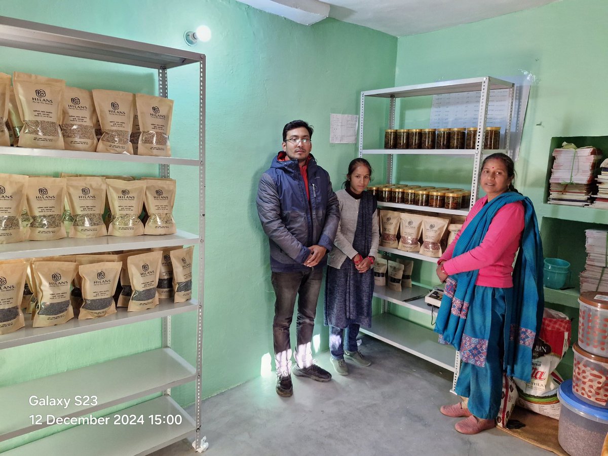 KotRduk's tweet photo. Today at cbo enterprise # kundi# kot block # packing of various pulses# from different shg group members # suchas tor, rajma, gahat, soyabean, rayas, jakhya, and til wasdone . Chliiy pickle was also packed before. All items are ready for sale. https://t.co/7UsFj3AoxA