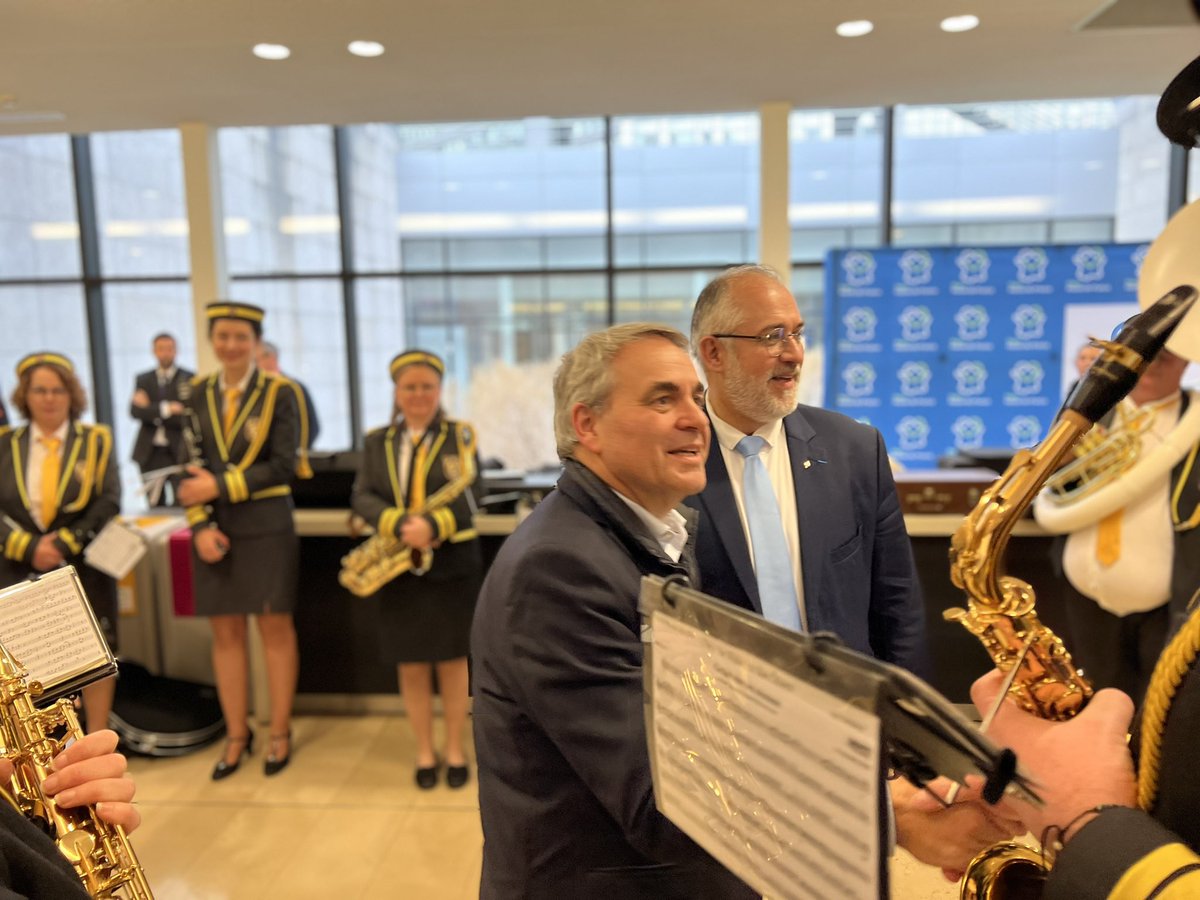 UDI_HDF's tweet photo. Co-Produit par la Region #hautsdefrance #Pictanovo @GTEMPREMANT, le film En Fanfare (29 jours de tournage en region, 800.000 entrées en 15 jours) s’est invité lors de la Plénière au travers de l’Harmonie de Lallaing, chère à notre élu @jpflallaing, Conseiller Regional et Maire. https://t.co/KYoLM678p4