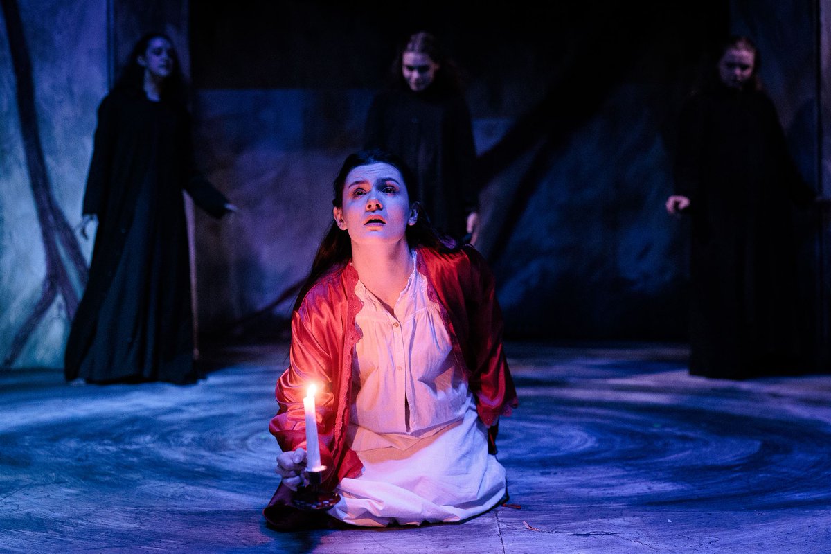 BirmCons's tweet photo. 🗡🧙‍♀️ Something wicked this way comes... @BirmConsActing Shakespeare's Macbeth opens TONIGHT at @crescenttheatre 🧙‍♀️🗡 Shot by @C_J_Kirkpatrick, Macbeth runs from Thu 12 to Sat 14 Dec. Limited availability: https://t.co/yOCIM7fVrQ https://t.co/GoyEB3B8UX