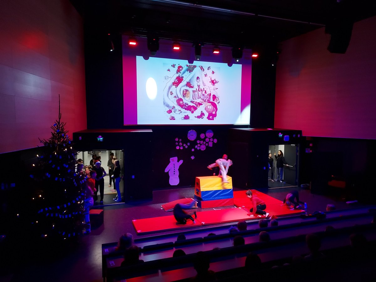 Alakoulun joululjuhlassa tnkuutisia.wordpress.com/2024/12/12/ala… #joulujuhla

<a href="/utueducation/">Kasvatustieteiden tiedekunta - Turun yliopisto</a> <a href="/enorssi/">eNORSSI/FTTS</a>