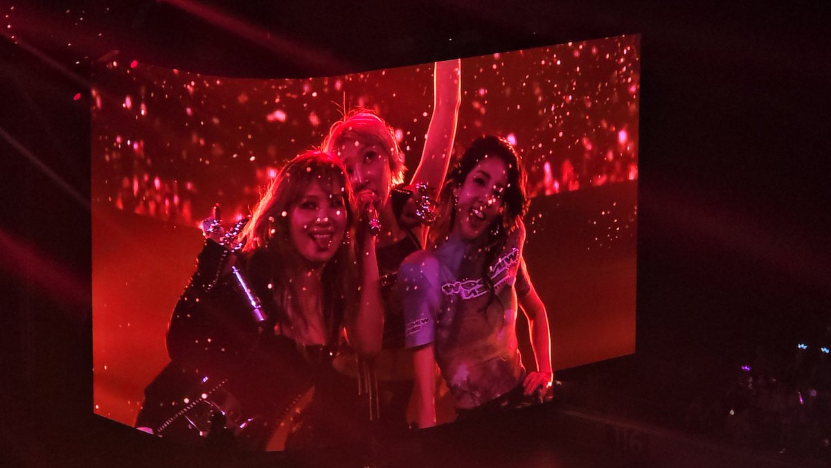 steffanievill's tweet photo. 2ne1 Welcomeback Concert in Manila 🥰
11/17/24 https://t.co/F6ZJ4jwbSi
