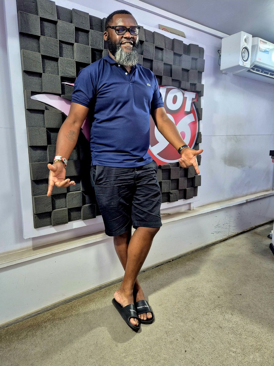 iamnickodhiambo's tweet photo. #JamhuriDay #Tbt Vibes on @Hot_96Kenya 4 - 7pm.. Where you tuned in from i make your afternoon perfectπΆπΆπΆ
#MubabaSmart https://t.co/QVtO3wBFO2