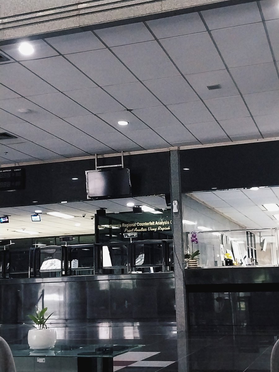 itznrR's tweet image. dadakan ke kantor bi jateng mendadak pen dapet lanyardnya