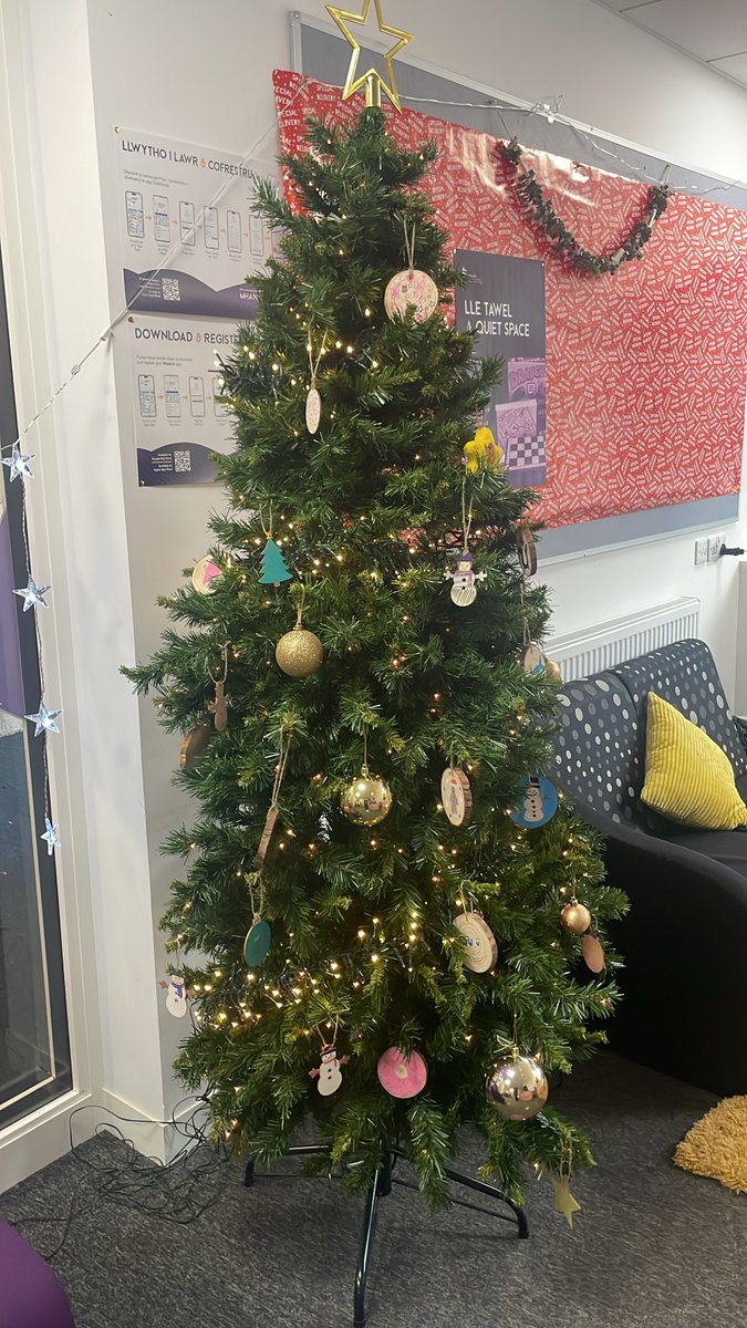 A lovely donation to our Wellbeing Room from @NU_Furniture. A very kind thing to do! 

Rhodd hyfryd i'n Hystafell Llesiant gan @NU_Furniture. Peth caredig iawn i'w wneud!