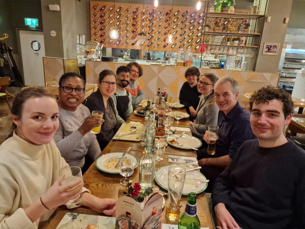 It's Christmas lab meals season 🎄🎁 and I wanted to take the opportunity to share with you the new group members of the Pasquina Lab (PhD student <a href="/nishannathoo/">Nishan Nathoo</a>, #CalumLloyd co-supervised w/ Parnell Group PhD Student, <a href="/Matt_7542/">Matt Barker</a> co-supervised w/Hobbs group <a href="/Sheffield_AFM/">Sheffield AFM Group</a>)👏🏼