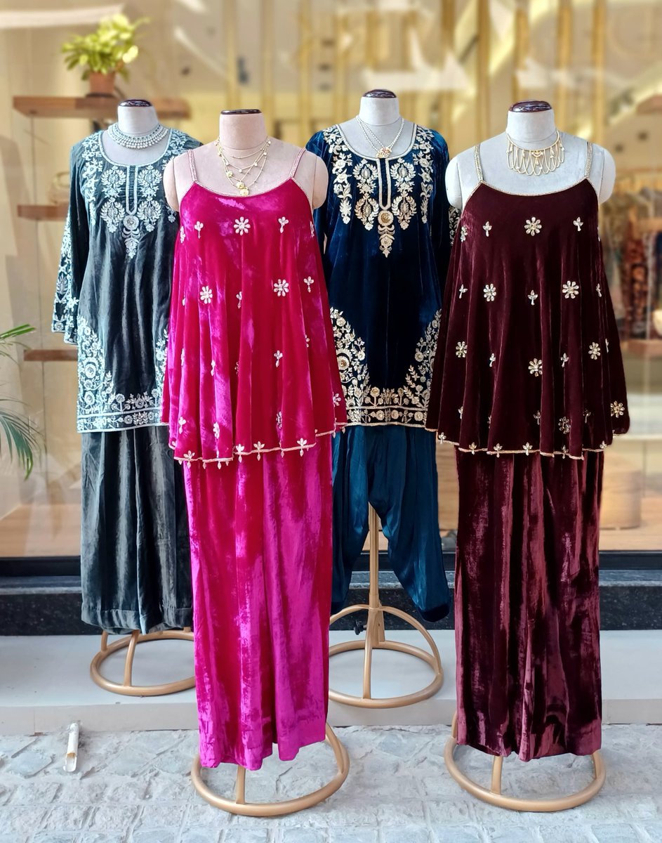 StoreAgash29205's tweet image. Introducing our luxurious velvet collection .Perfect for wedding season and timeless charm! Which look is your favorite? 💕

website- agashestore.com

 #agashe #VelvetCollection #FestiveFashion #ElegantStyle