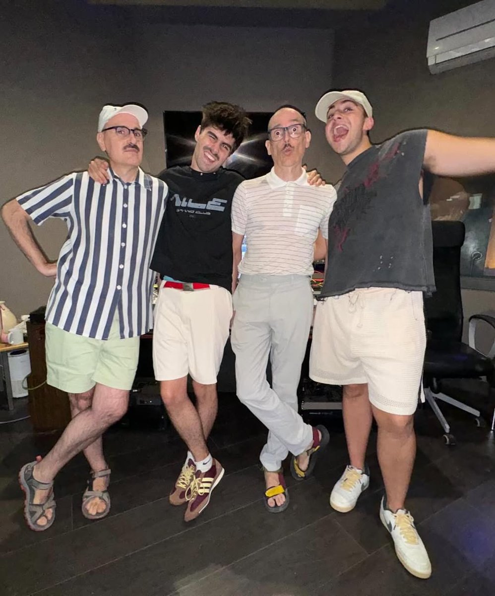 📝 | Hidrogenesse, producers of "El Destello", in a recent interview by <a href="/LoverboyMag/">Loverboy Magazine</a> 

"We had conversations about what kind of song they wanted, what they expected from us, and falling in love in such a strange situation" 

🔗 loverboymagazine.com/hidrogenesse/?…