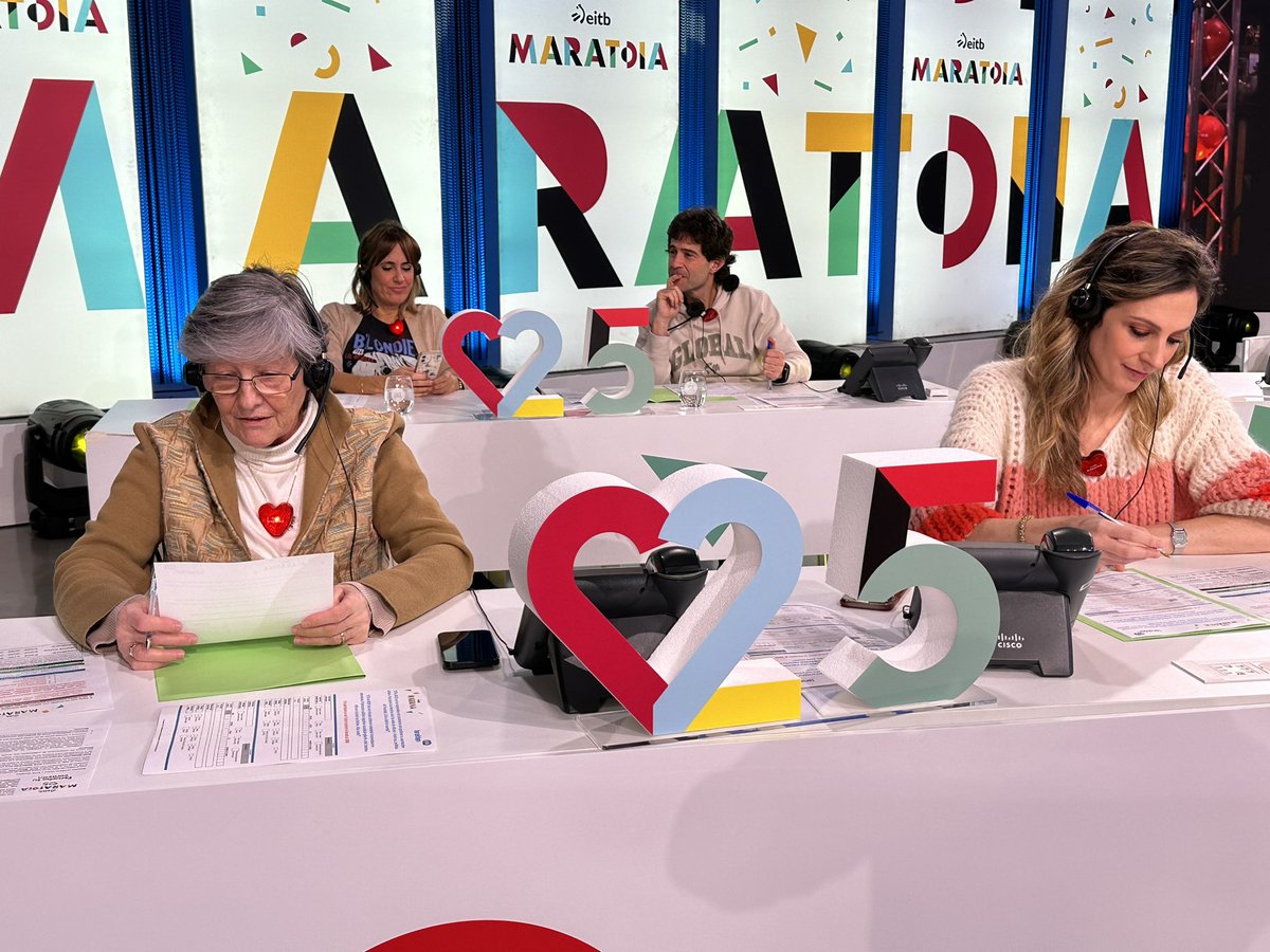 EITBofiziala's tweet photo. 🫶🏽❤️ #EITBMaratoia-k martxan jarraitzen du! Egin itzazu zure ekarpenak!

📱#Bizum 33478
☎️ #Telefono zenbakia: 900 840 750

https://t.co/az3aUjrhz8

@euskaltelebista @eitbtaldea @euskadi_irratia @radioeuskadi @eitbkirolak @gaztea @eitbAlbisteak https://t.co/FHTrh8xYPV