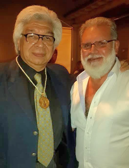 golazotropical1's tweet photo. #tbt con #intelectual
@BernardoFarina mi #compinche de grandes #aventuras #periodísticas. Uno de los mejores escritores de la actualidad. Presidente de #AcademiaParaguayadelaLenguaEspañola, catedrático, entre otras tantas actividades diarias.
Salud #guaraniano querido Director. https://t.co/HXDxoReLV5