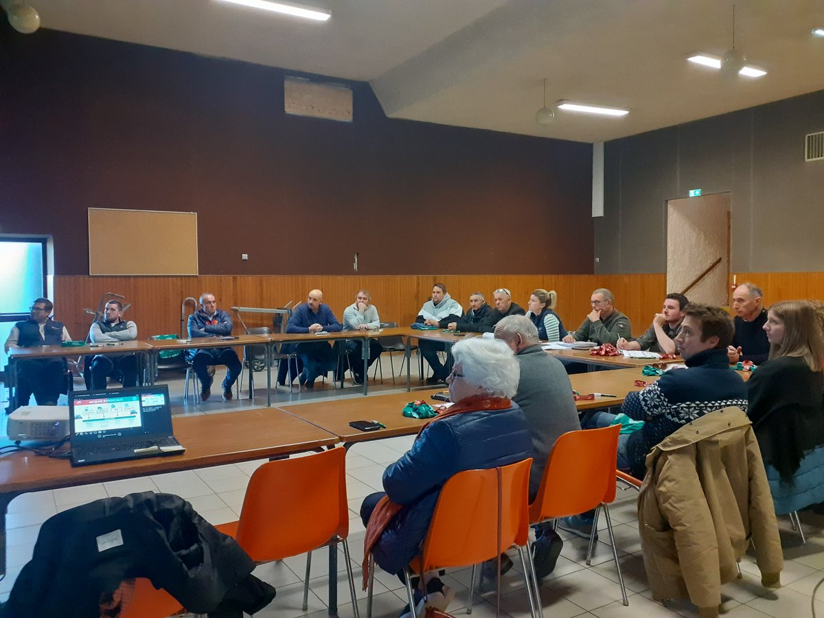[Vie syndicale🤝]
🗓 Les réunions syndicales organisées par la #FNSEA44 et <a href="/jeunesagri44/">Jeunes Agriculteurs de Loire-Atlantique JA44</a> continuent à Avessac,  pour le secteur de pays de Redon.

#agriculture #loireatlantique #FNSEA