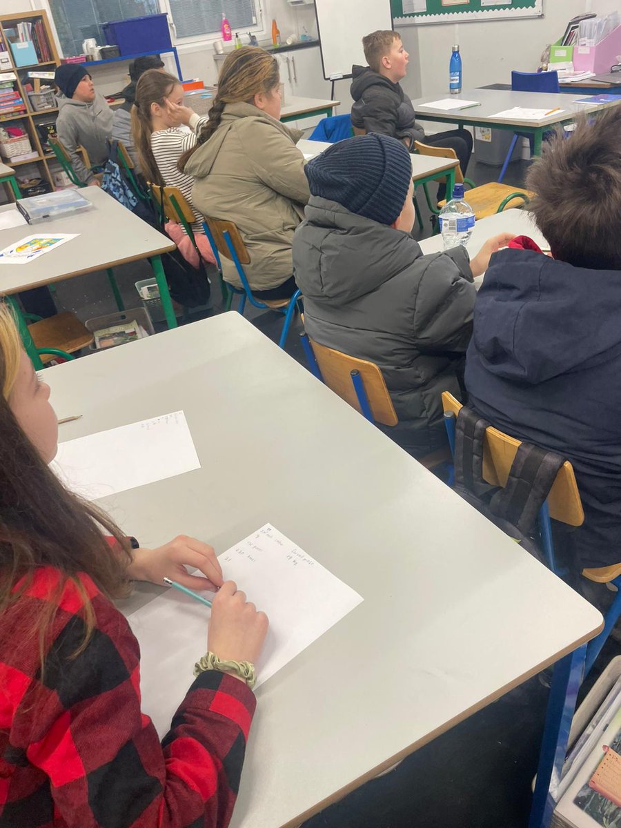 Willow class attended a Christmas themed problem solving Maths quiz. The children had great fun working together to solve problems and use their creative thinking skills