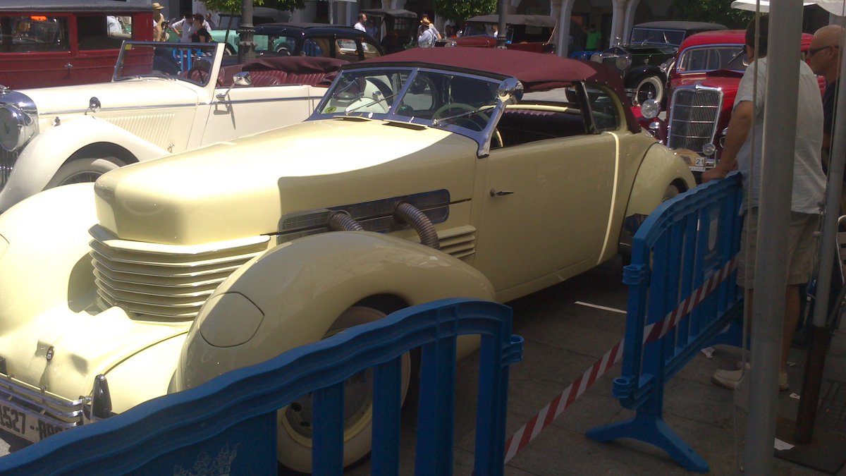 RGcars85's tweet image. #Cord #Ferrari F40 #Dino 308 GT4
mes rassos à Mérida