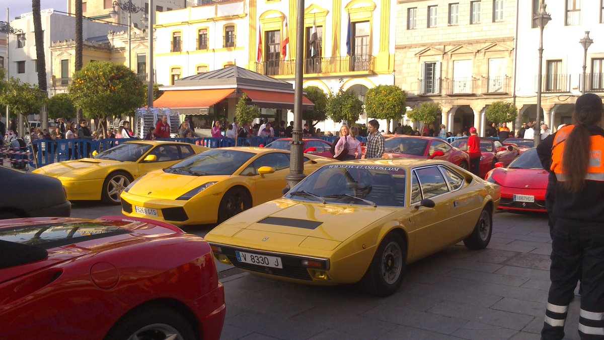 RGcars85's tweet image. #Cord #Ferrari F40 #Dino 308 GT4
mes rassos à Mérida