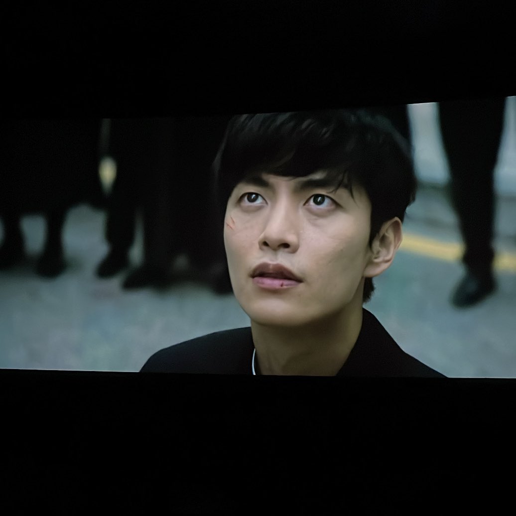 leemingki's tweet image. seeing him on 135 inches screen tonight 🥰 #DevilsStay