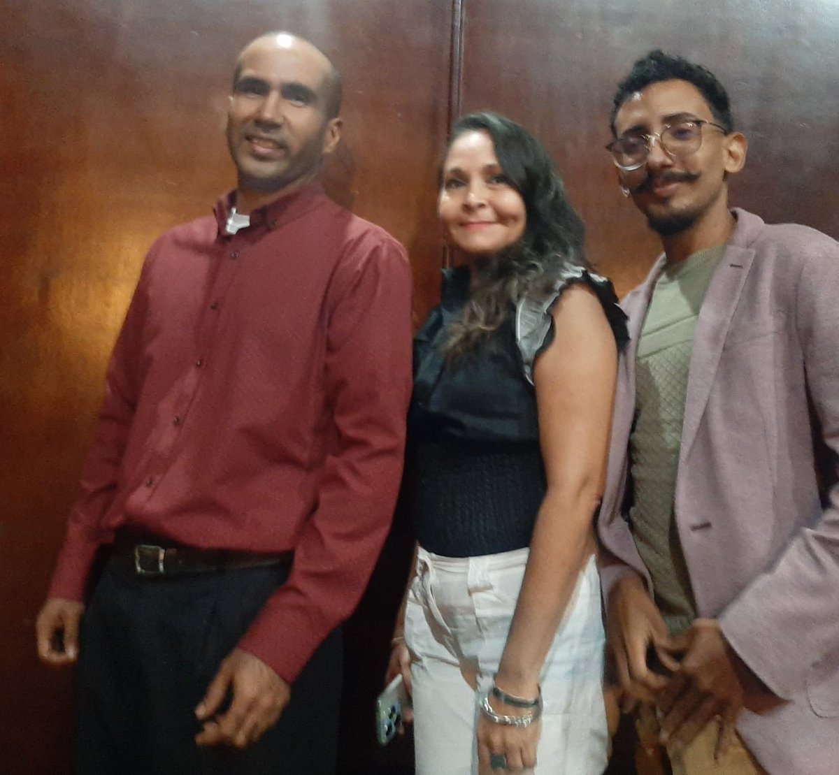 UcSsst's tweet photo. La Coordinadora General  y personal del Servicio de Seguridad y Salud en el Trabajo, felicitan a Betty Orta, Abrahan Silva y Juan Blanco; por su nombramiento por Concurso Especial de Credenciales en nuestra Alma Mater @UCarabobo 

Bienvenidos a @UcSsst, muchos éxitos https://t.co/6ylmQqahs9