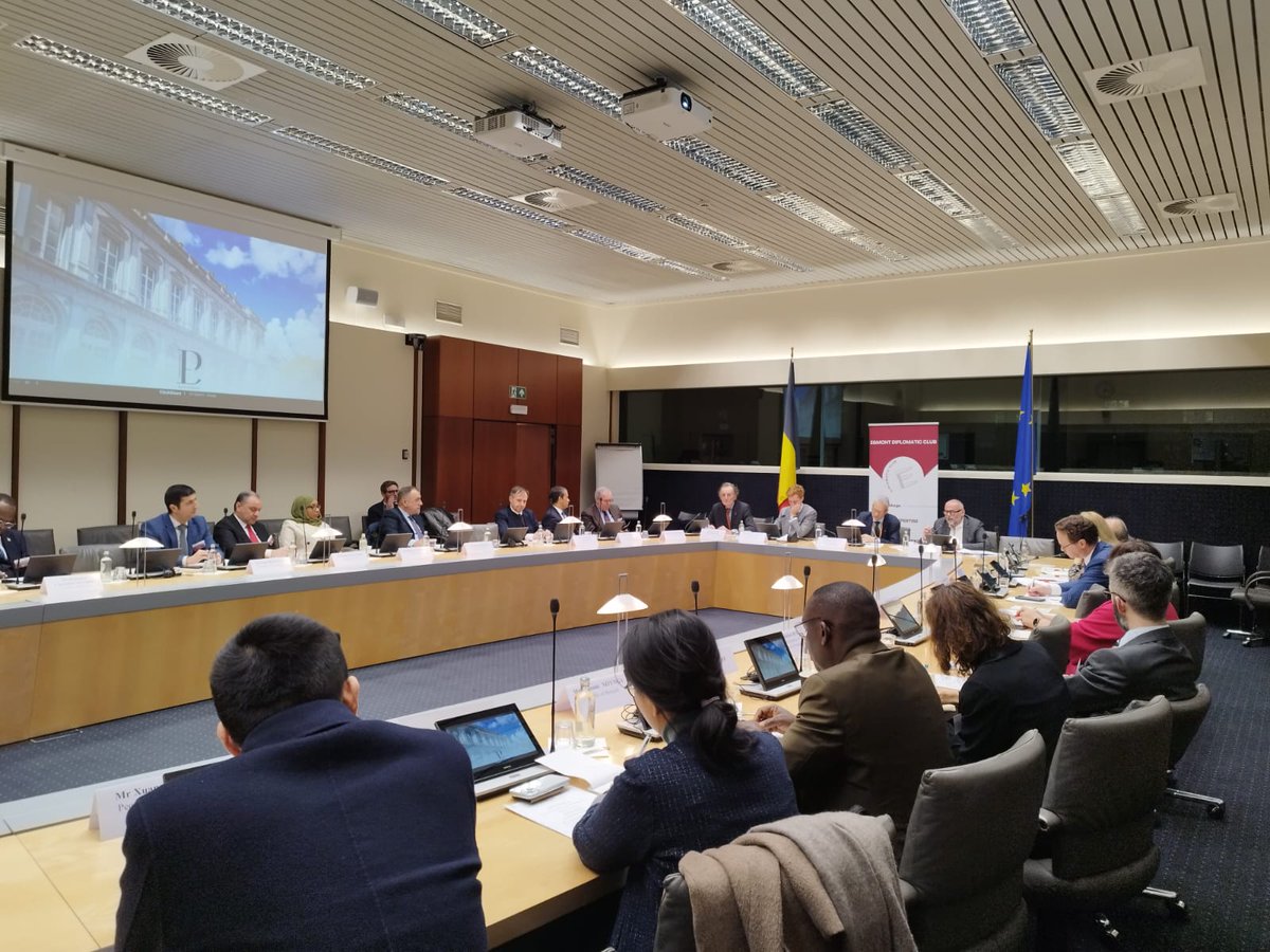 Egmont Training Programme (@egmonttraining) on Twitter photo Yesterday was the final #EgmontDiplomaticClub Talk of 2024: "The Future of Europe: a Belgian Perspective" moderated by Jean-Louis De Brouwer of <a href="/EgmontInstitute/">Egmont Institute</a>. 20 Members had an insightful exchange with <a href="/BelgiumDGE/">Christophe de Nijs</a> Christophe de Nijs & <a href="/jaemmanouilidis/">Janis A. Emmanouilidis</a> of <a href="/epc_eu/">European Policy Centre</a> ๐ง๐ช๐ช๐บ Yesterday was the final #EgmontDiplomaticClub Talk of 2024: "The Future of Europe: a Belgian Perspective" moderated by Jean-Louis De Brouwer of <a href="/EgmontInstitute/">Egmont Institute</a>. 20 Members had an insightful exchange with <a href="/BelgiumDGE/">Christophe de Nijs</a> Christophe de Nijs & <a href="/jaemmanouilidis/">Janis A. Emmanouilidis</a> of <a href="/epc_eu/">European Policy Centre</a> ๐ง๐ช๐ช๐บ