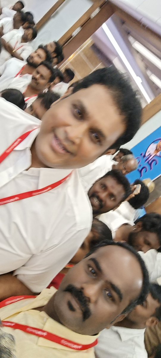 Kangiruppu_KGM's tweet photo. தஞ்சைமண்டல தி.மு. கழகத்தின் தகவல் தொழில்நுட்ப அணியின் ஆய்வு கூட்டம் மற்றும் ஆலோசனைக் கூட்டத்தில் மாண்புமிகு தொழில்துறை அமைச்சர் அணியின் செயலாளர் @TRBRajaa அவர்களுடன்
#DMKITWING #Wing2pointo
#Thanjai_Zone_DMK_ITWing @highlight https://t.co/QcignCr8lF