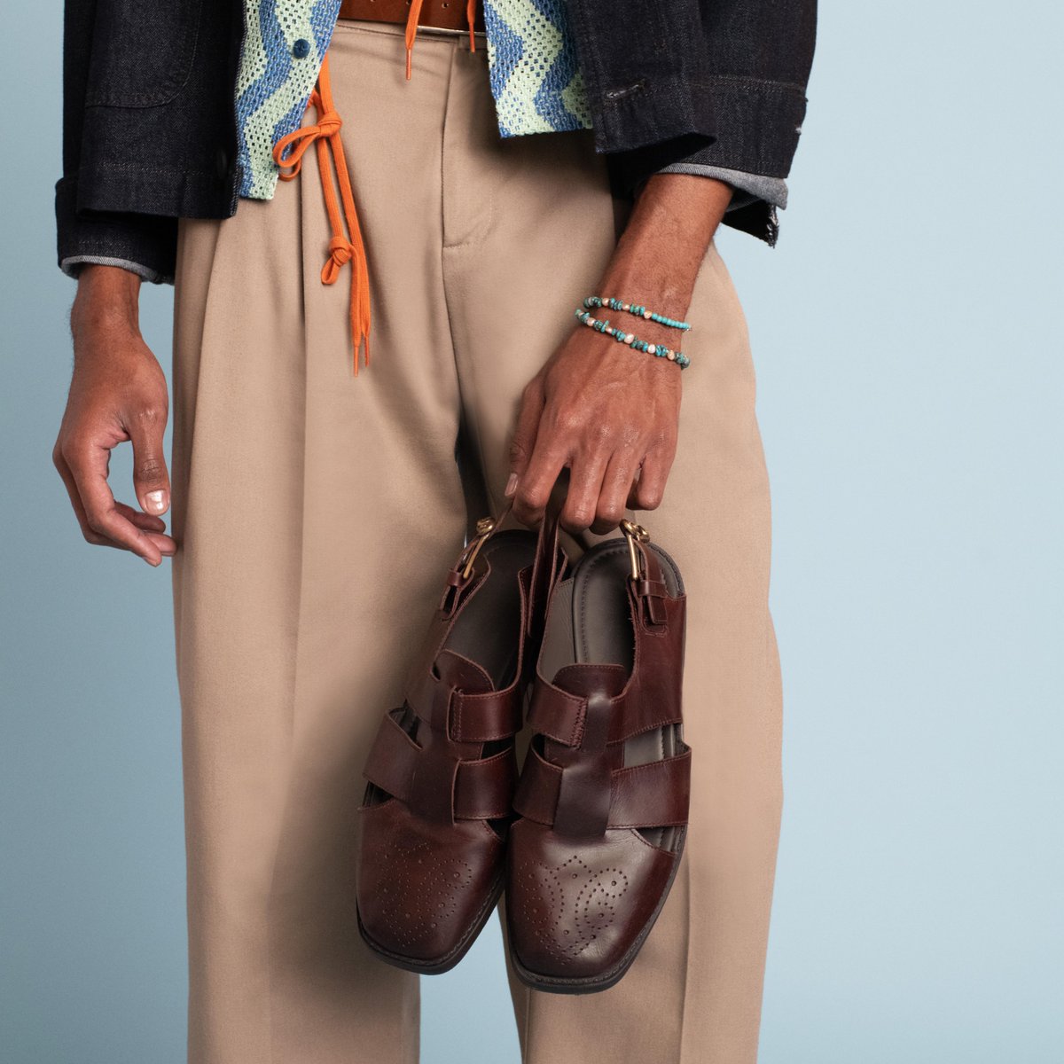 pinterestbiz's tweet photo. Chainmail, fisherman fits and sky-high getaways? These are just a few trends we predict your audience will be hooked on in 2025 👀✨

Peek BTS from our shoot and dive into all 20 trends here: https://t.co/8c3yoA1gyq https://t.co/4O0mqpRu1h
