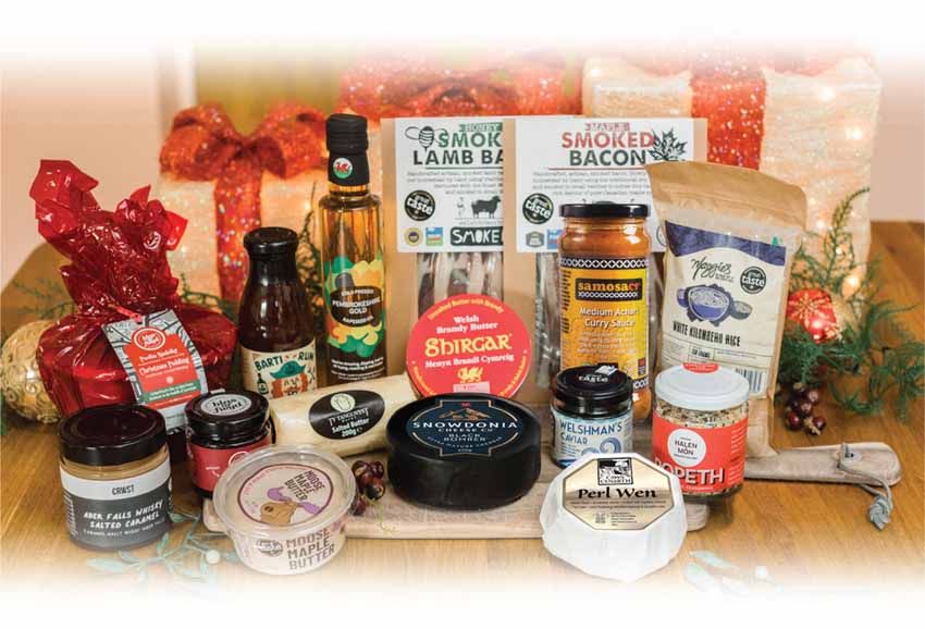 Time's running out for ordering your #BlasarFwyd #Welshfood Christmas #Hamper. Last day to order - Sunday (15th) ⏳⏳⏳🎅🤶 blasarfwyd.com/nadolig-christ…