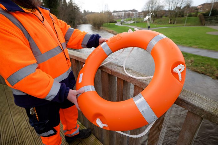 Over the past year, life rings have been tampered with and thrown into waterways across our borough. 😡 We cannot emphasise enough that these are vital life-saving rings and that reckless vandalism is endangering lives. ⚠

More: 👉 bit.ly/3OM5rBk

#CommunityABC