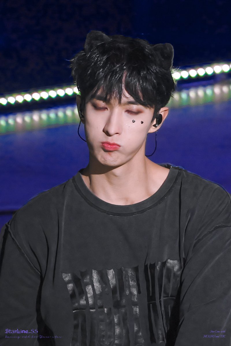 StarLine_SS's tweet photo. 241212 [RIGHT HERE] 오사카 Day1
흥칫뿡><
#도겸 #DK #석민 #ドギョム
#세븐틴 #SEVENTEEN
#SVT_RIGHT_HERE_IN_OSAKA https://t.co/5QiP4bjIml