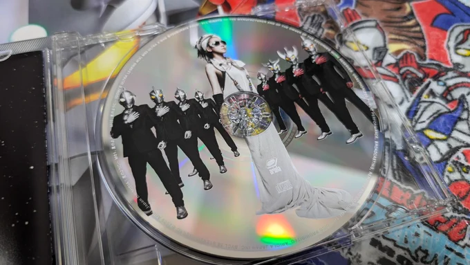 久しぶりに星のように…のCD引っ張り出してきたけど、今見てもなかなかインパクトの強いビジュアルだよなあ 
