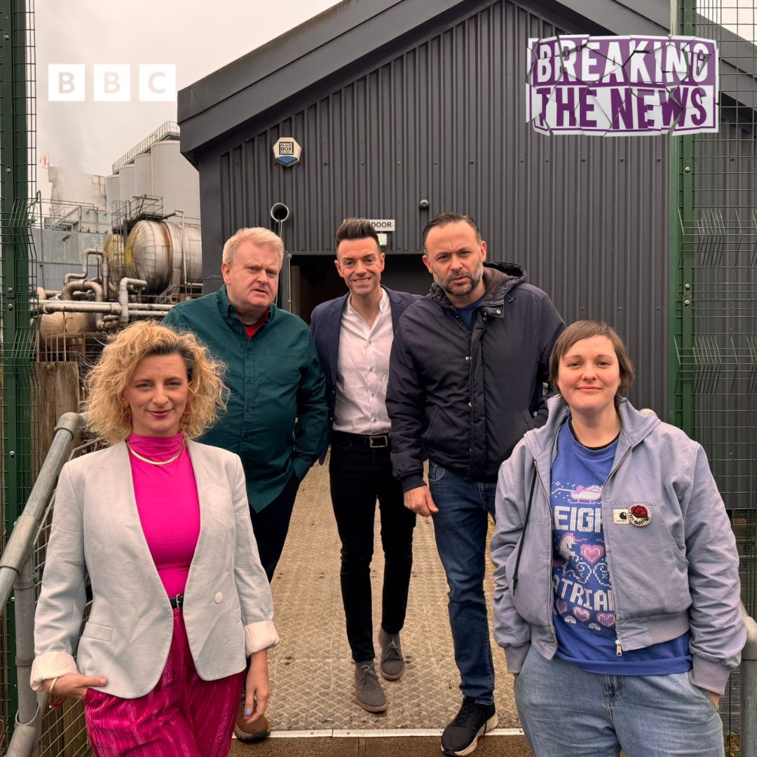 BBCComedyScot's tweet photo. A sparkly lineup for #BreakingTheNews with @des_clarke recorded this week in Glasgow 🗞️
@RaymondMearns ✨
@felicityward ✨
@JosieLong ✨
@GeoffNorcott ✨
Listen live Friday lunchtime @BBCRadioScot 📻@BBCSounds🔊Subscribe now:
https://t.co/znEc1oghaV https://t.co/q7ewYJh2Rs