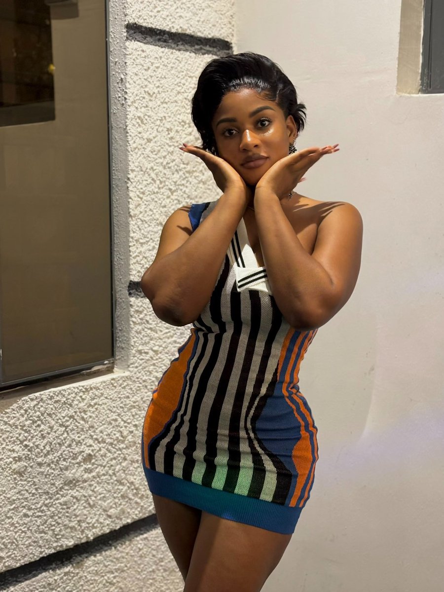 AigbedionOnome's tweet photo. If you plan to marry my lovely Edo sister or recommend her to your brother, ready to pay 10 BTC.
Skin 💯
Face card 💯
Yansh 💯
Breast 💯
Lips 💯
Lap💯
Hip💯
Talent💯
Sexy eyes💯
Nose💯
Fine girl like phyna (Omonomose)
@unusualphyna @ennybabe_ 
#Phyna𓃰  #phynation #Edogirl https://t.co/kuAMfMgEcD