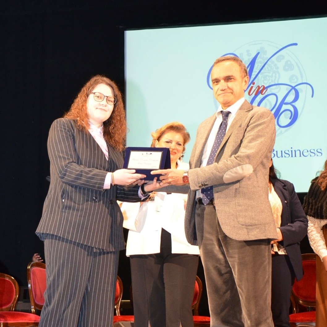UstaUnisannio's tweet photo. Elisa Costante, Chiara Zarro e Ilenia Peugini, laureate #UNISANNIO in ingegneria, hanno ricevuto il premio FIDAPA, che rende omaggio a Donne di successo!

Complimenti alle nostre “Leonesse”, siamo fieri di voi! 💪🦁

#LeonesseSannite #OrgoglioSannita #Empowerment https://t.co/unLaKVOeCm