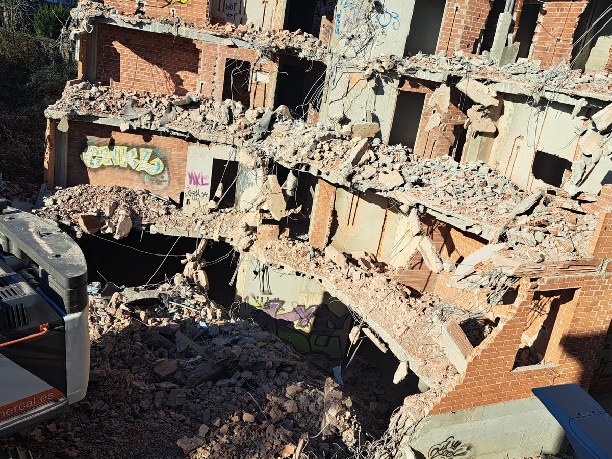 <a href="/EloyTP/">Eloy TP</a> Vaaaaamoos!🙌🧱⚒️