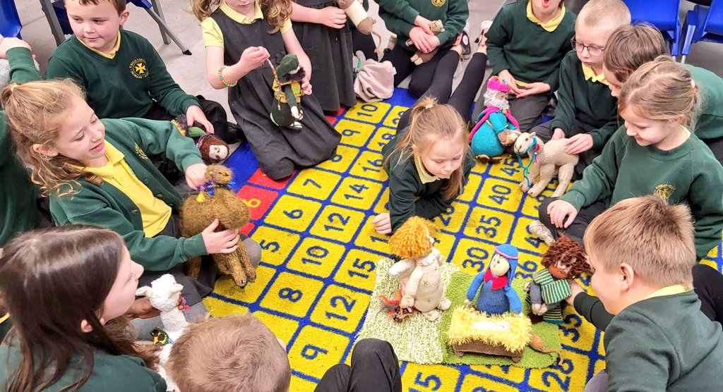 KnightsridgePr1's tweet photo. Primary 3/2 loved exploring The Christmas Story with some knitted characters. Retelling the story through play 🎄🎁 https://t.co/E3D0ds1ZX9