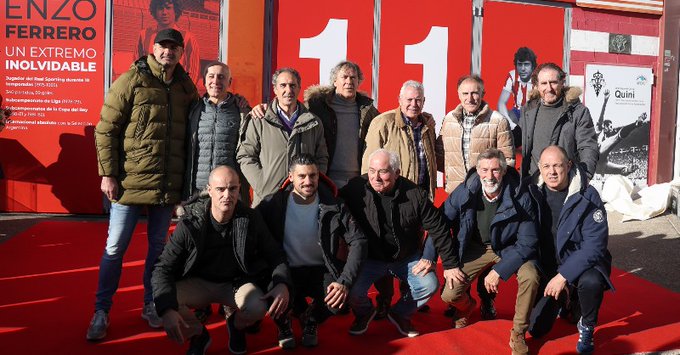 Enzo Ferrero pone nombre a la puerta 11 de El Molinón (Foto: RSG).