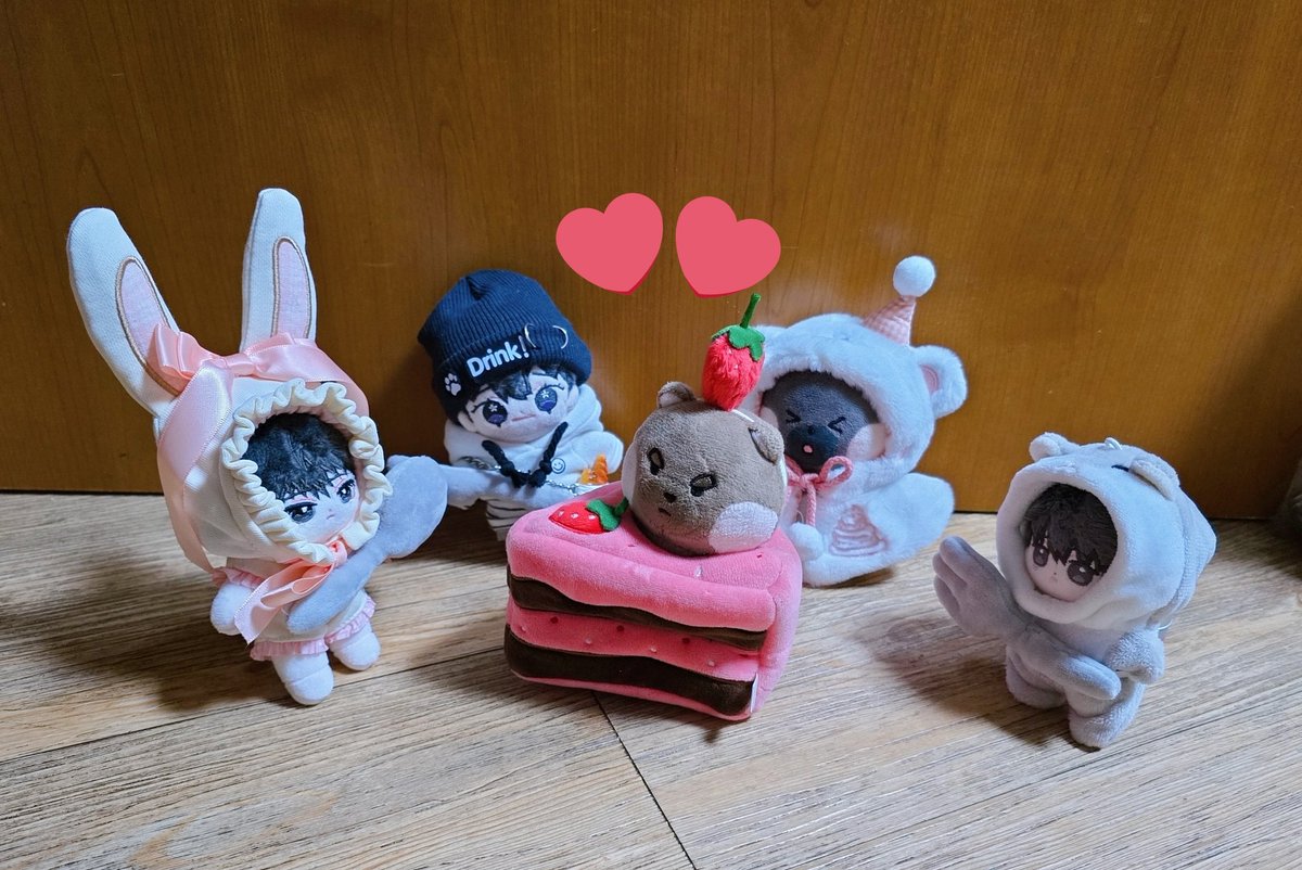 shakid42's tweet photo. 우진아 생일 축하해~!!
섲곰케이크랑 같이 즐거운 시간 보내😆
#1208_HAPPY_SJ_DAY
#1212_HAPPY_WJ_DAY
#MARRYWJSJMAS https://t.co/f83lNJzDHC