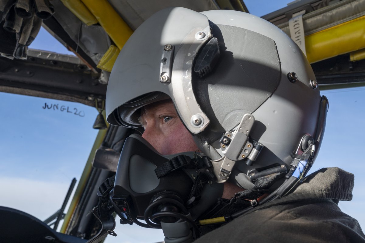US_EUCOM's tweet photo. Rockin' and rollin at 50,000 feet. Ever wonder what its like to cruise in style? #bombertaskforce25
The U.S. is committed to peace and stability in Europe, working with Allies to deter threats to national sovereignty. #weareNATO #strongertogether #strongandstrategic https://t.co/4t2YmPvUMr