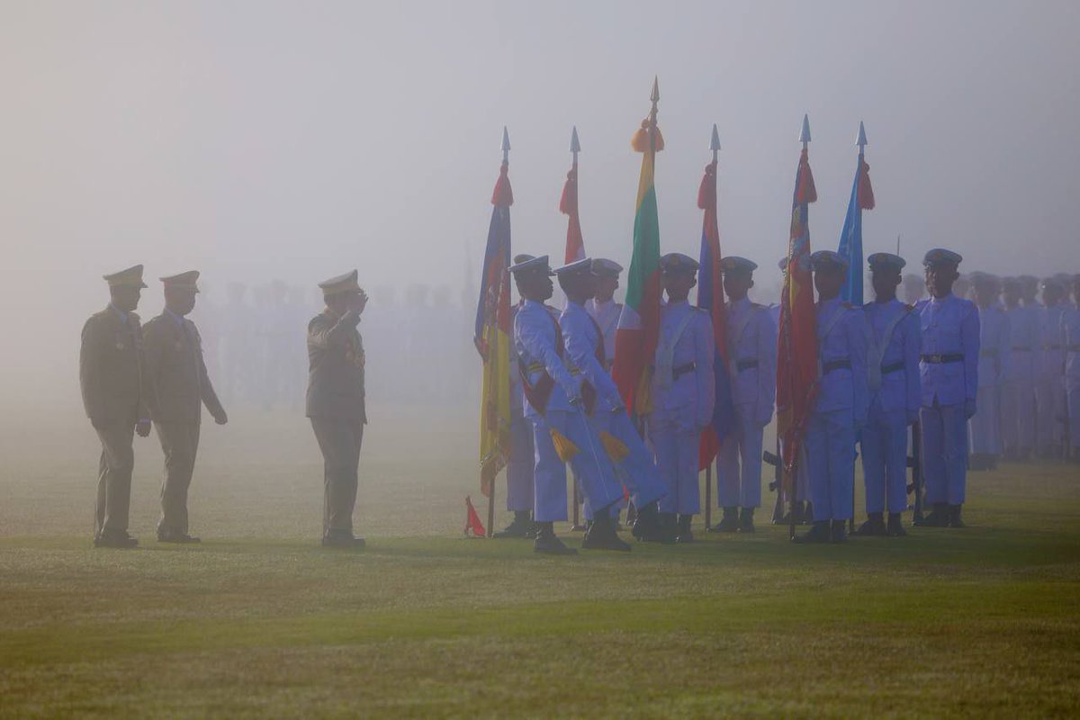 MoeSatKhinn's tweet photo. On December 12, Senior General Min Aung Hlaing attended the Passing-out Parade of the 26th Intake of the Defence Services Technological Academy, held at the parade ground in #PyinOoLwin, and delivered a speech.
#MyanmarFactCheck 
@MayWongCNA @JusticeMyanmar @ChannelNewsAsia @ndtv https://t.co/5vHHTEAVxq
