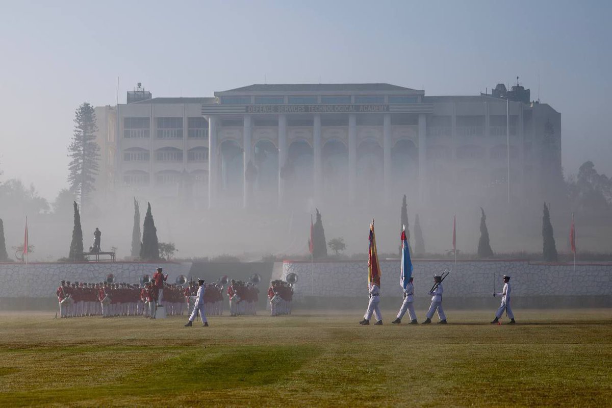 MoeSatKhinn's tweet photo. On December 12, Senior General Min Aung Hlaing attended the Passing-out Parade of the 26th Intake of the Defence Services Technological Academy, held at the parade ground in #PyinOoLwin, and delivered a speech.
#MyanmarFactCheck 
@MayWongCNA @JusticeMyanmar @ChannelNewsAsia @ndtv https://t.co/5vHHTEAVxq