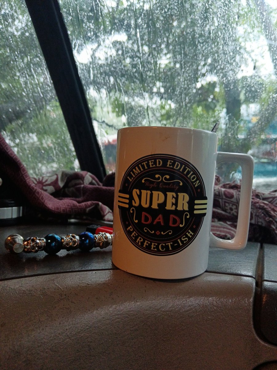ElFish420's tweet image. Café y lluvia...
#Perfec